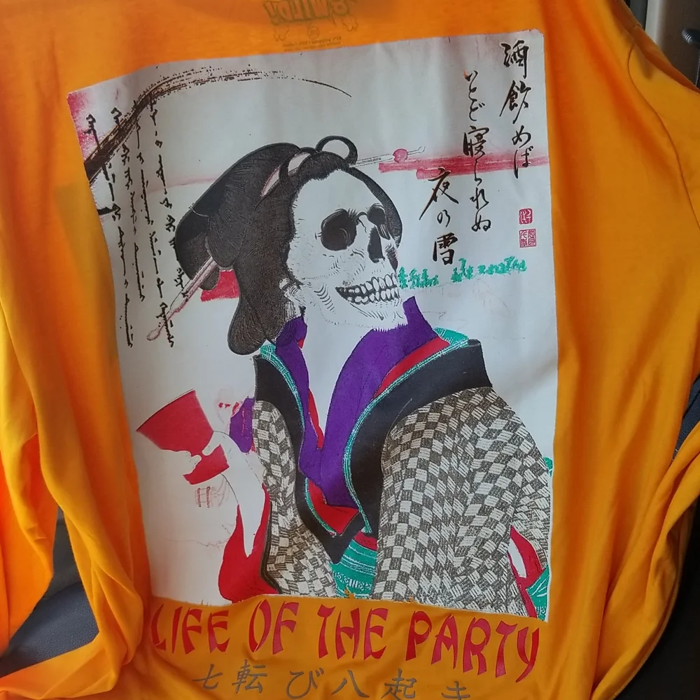 New 2X Graphic tee - Picture 5 of 8